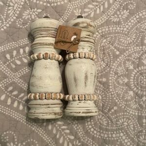 Mud Pie White Beaded Grinder Set